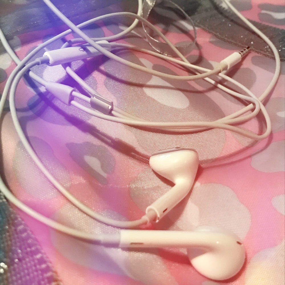 Earbuds